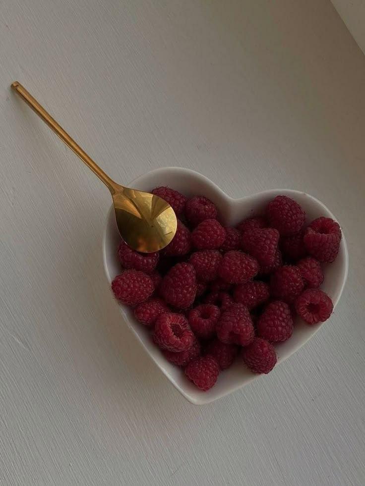 Wild Berry Medley: Nature's Artisanal Selection